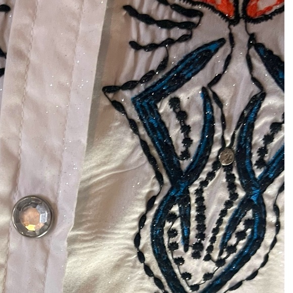 Roar Embroidered & Embellished  Western Snapped Blouse Size L - Picture 10 of 10